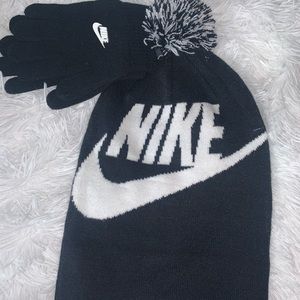 Nike hat and glove set